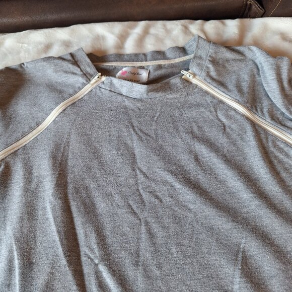 Comfy Chemo Long Sleeve T-Shirt Mens XL‎ Dual Zippers Port Access Light Gray - Picture 3 of 8